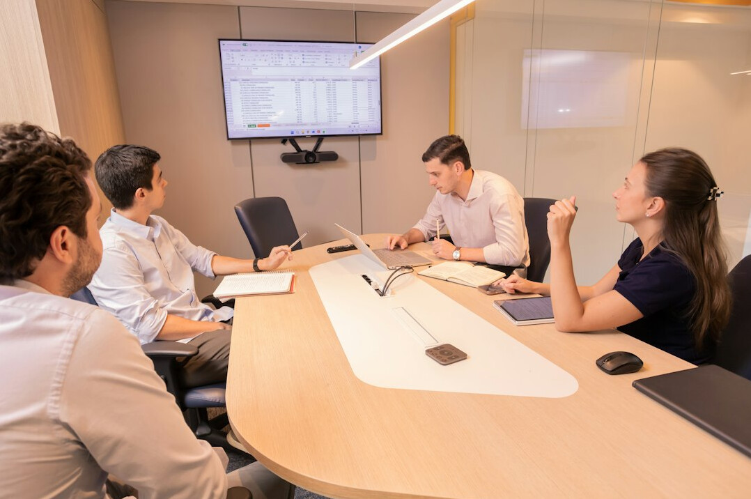 body language in meeting